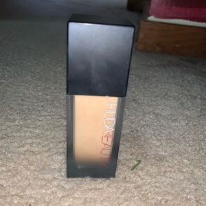 Huda beauty foundation